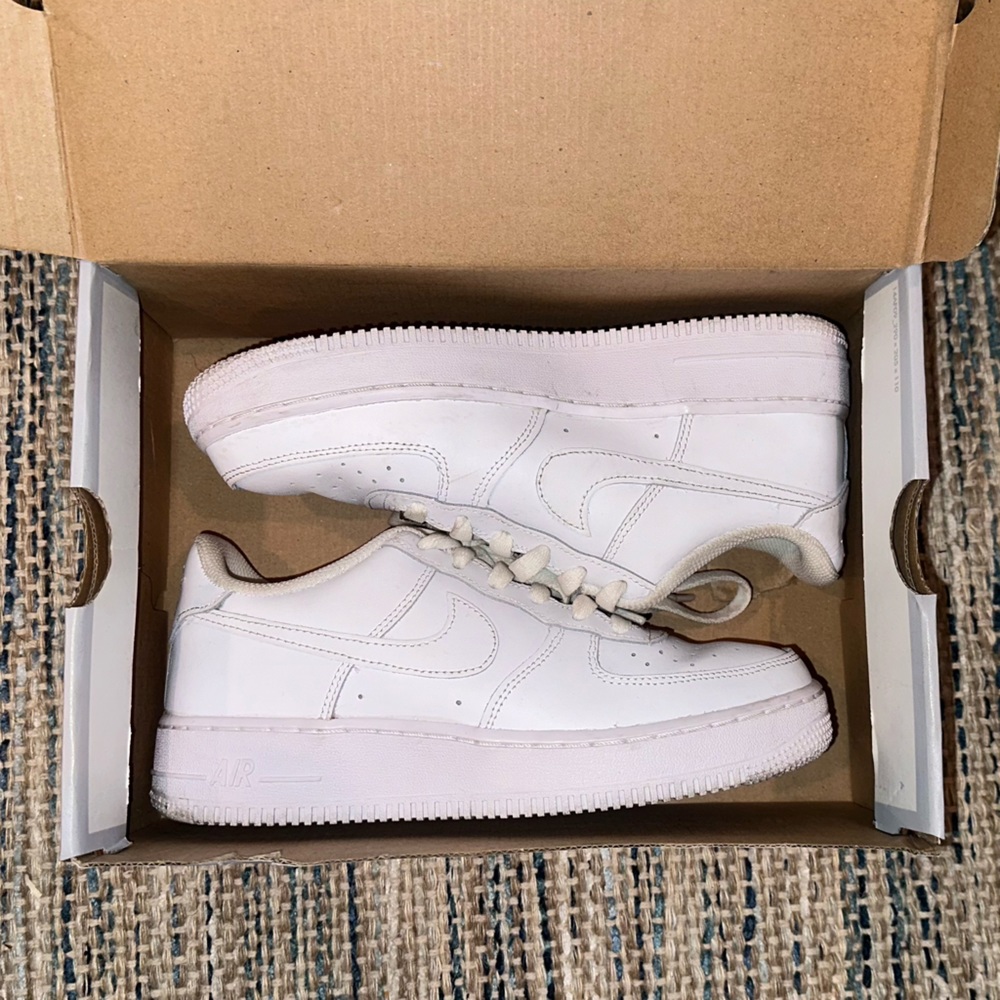 Boys Air Force 1s size 6 boys | size 8 women